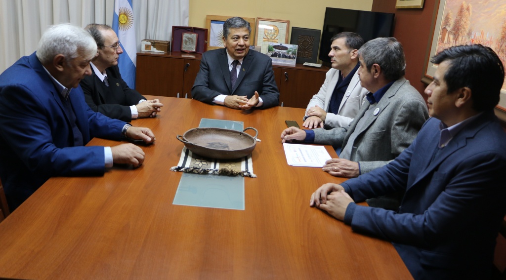 visita.rectorado.donación.jpg