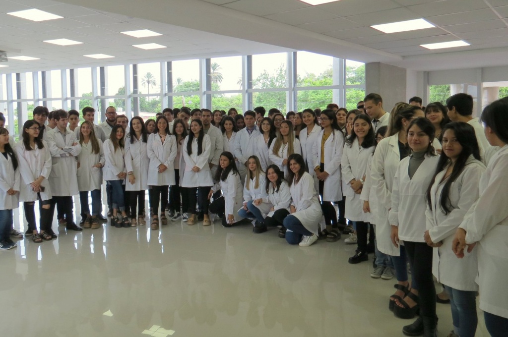 alumnos medicina.jpg