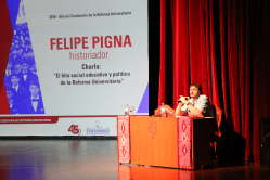Visita de Felipe Pigna_39